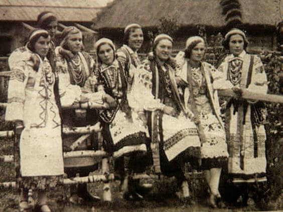 Divchata z Bereznivshhini 1920 i rrjpg