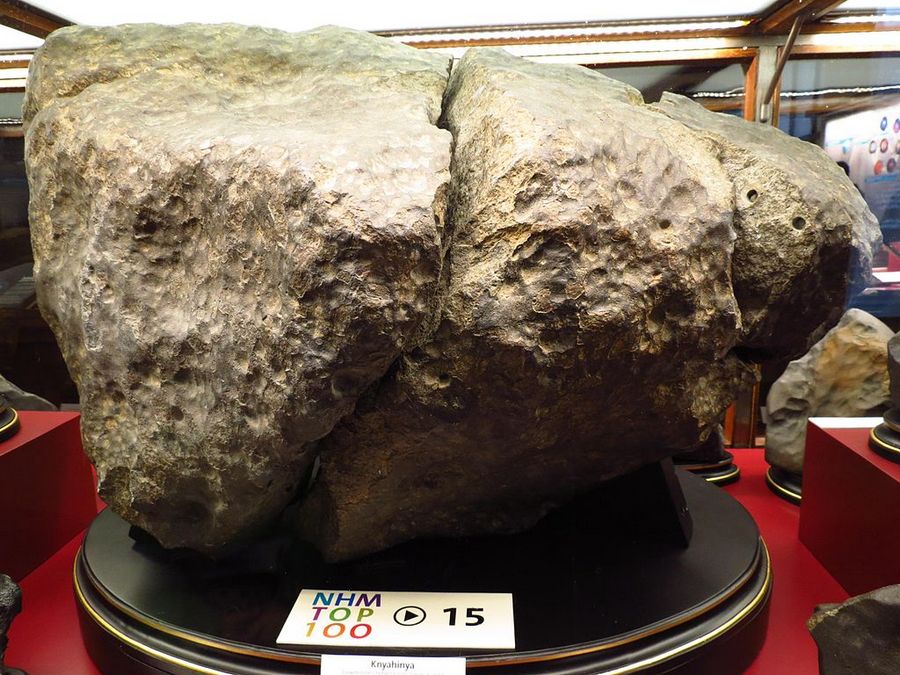Naturhistorisches Museum Knyahinya Meteorit 3