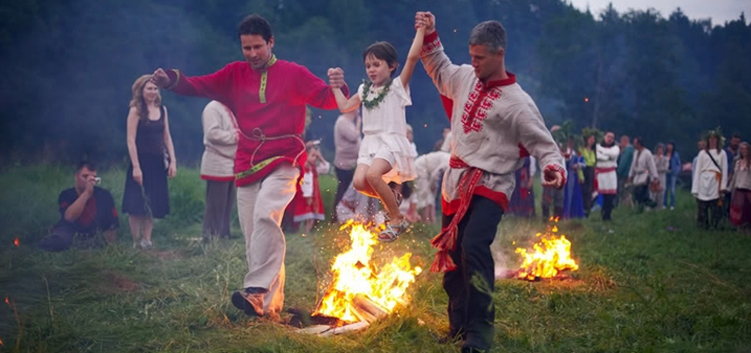 Значення пісні Там для мене горить вогнище для українського народу