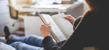 Читання книг допоможе вам виробити 7 корисних звичок
