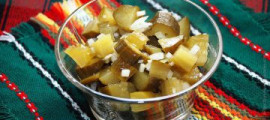 Салат з солоними огірками Салат з солоними огірками