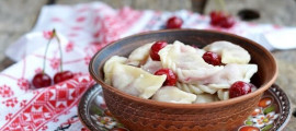 Вареники з вишнею Вареники з вишнею