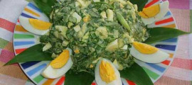 Салат з черемшею і яйцями